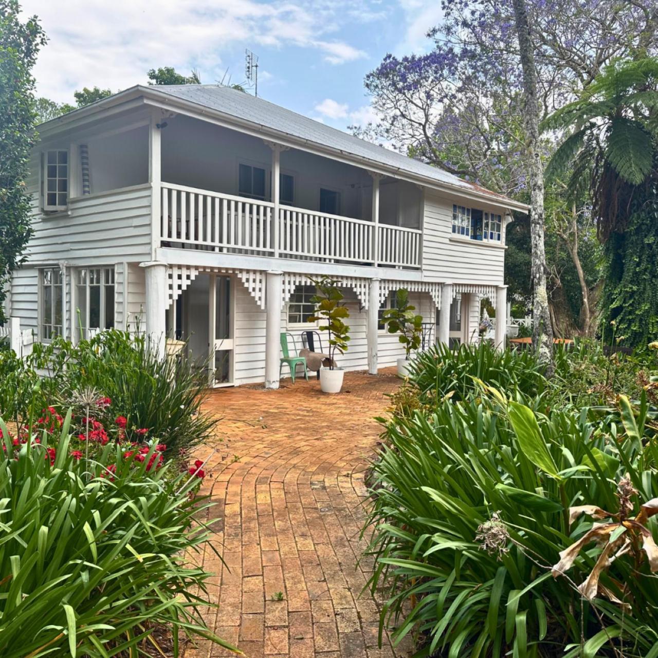 Memory Lane Lodge *